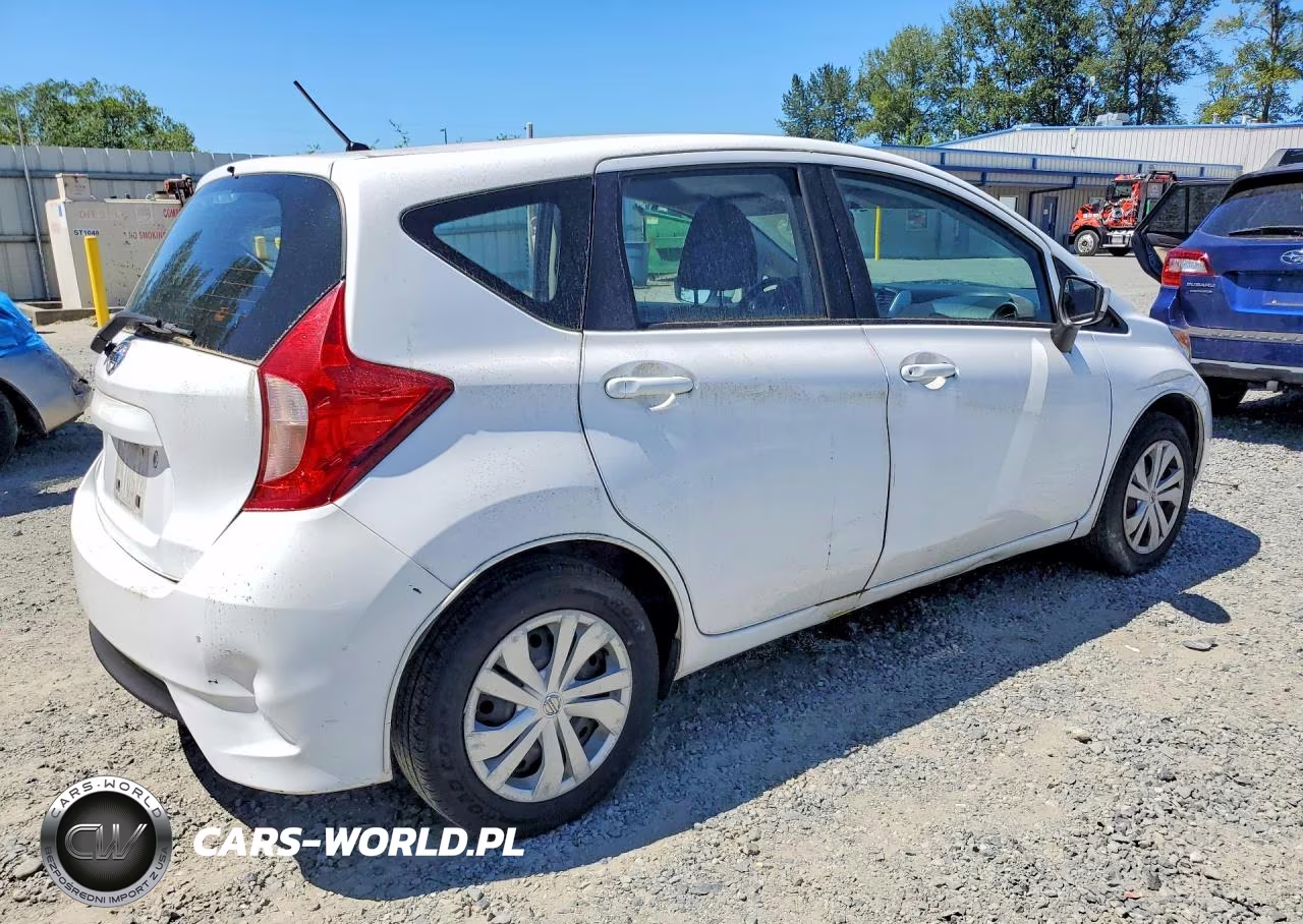 2017 Nissan Versa Note S Plus VIN:3N1CE2CP1HL366411 - 3