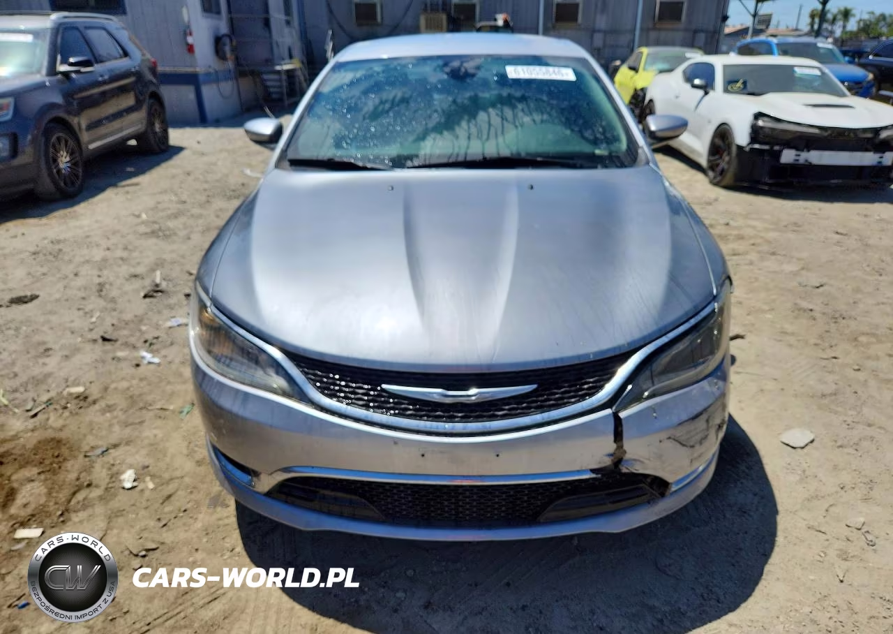 2015 Chrysler 200 C VIN:1C3CCCCB5FN520584 - 5