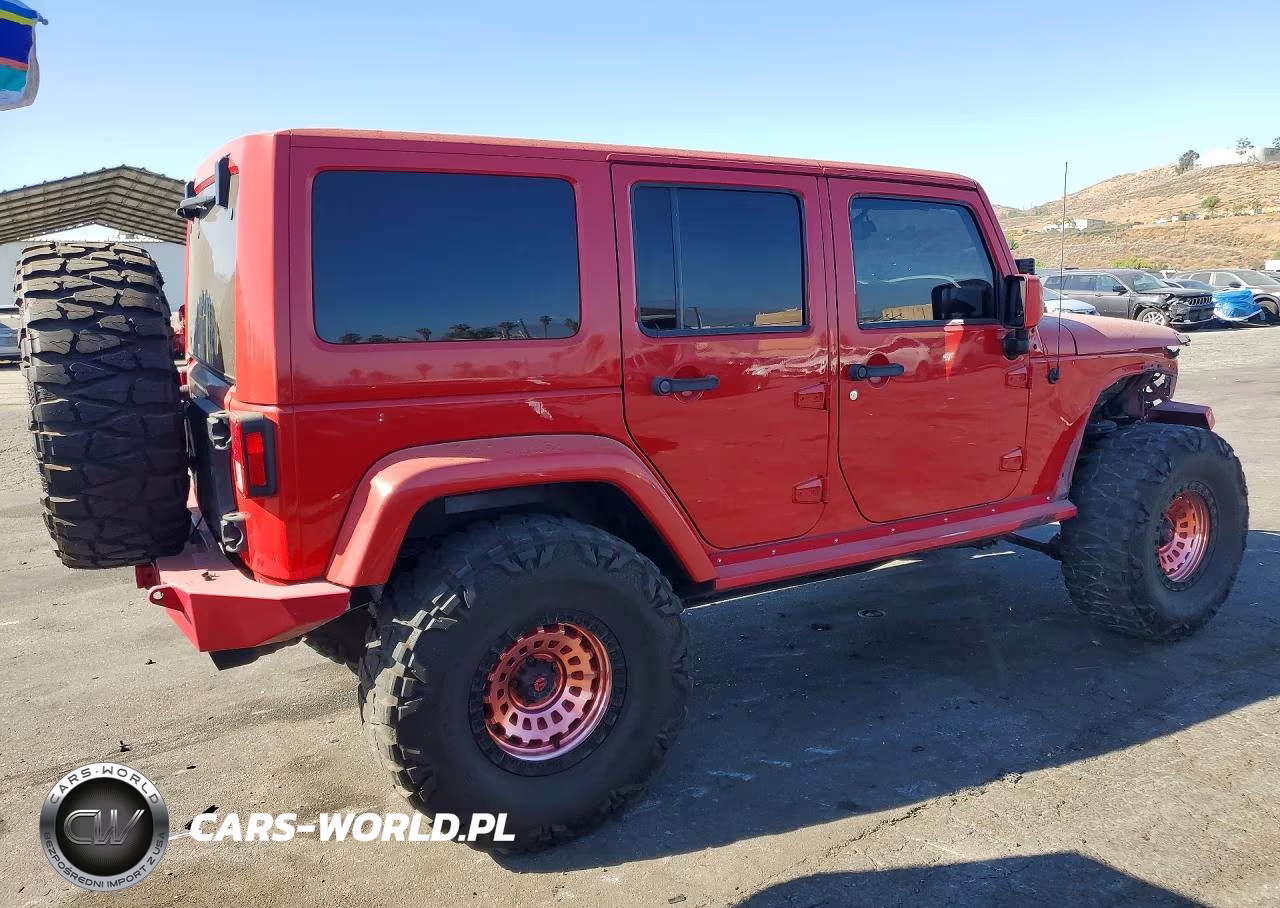 2014 Jeep Wrangler Unlimited Sahara VIN:1C4BJWEG7EL253711 - 3