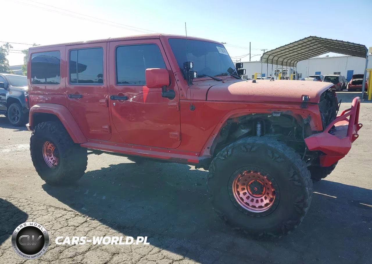 2014 Jeep Wrangler Unlimited Sahara VIN:1C4BJWEG7EL253711 - 4