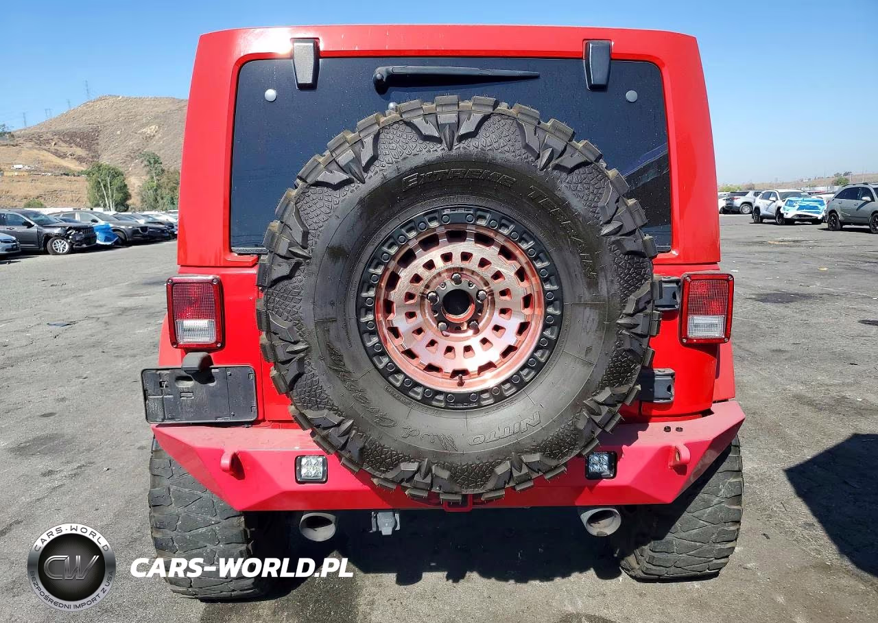 2014 Jeep Wrangler Unlimited Sahara VIN:1C4BJWEG7EL253711 - 6