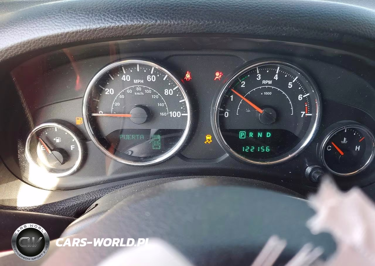 2014 Jeep Wrangler Unlimited Sahara VIN:1C4BJWEG7EL253711 - 9