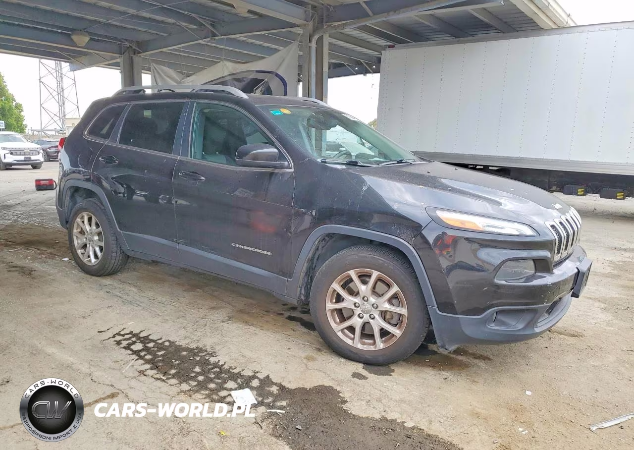 2014 Jeep Cherokee Latitude VIN:1C4PJLCS4EW314460 - 4