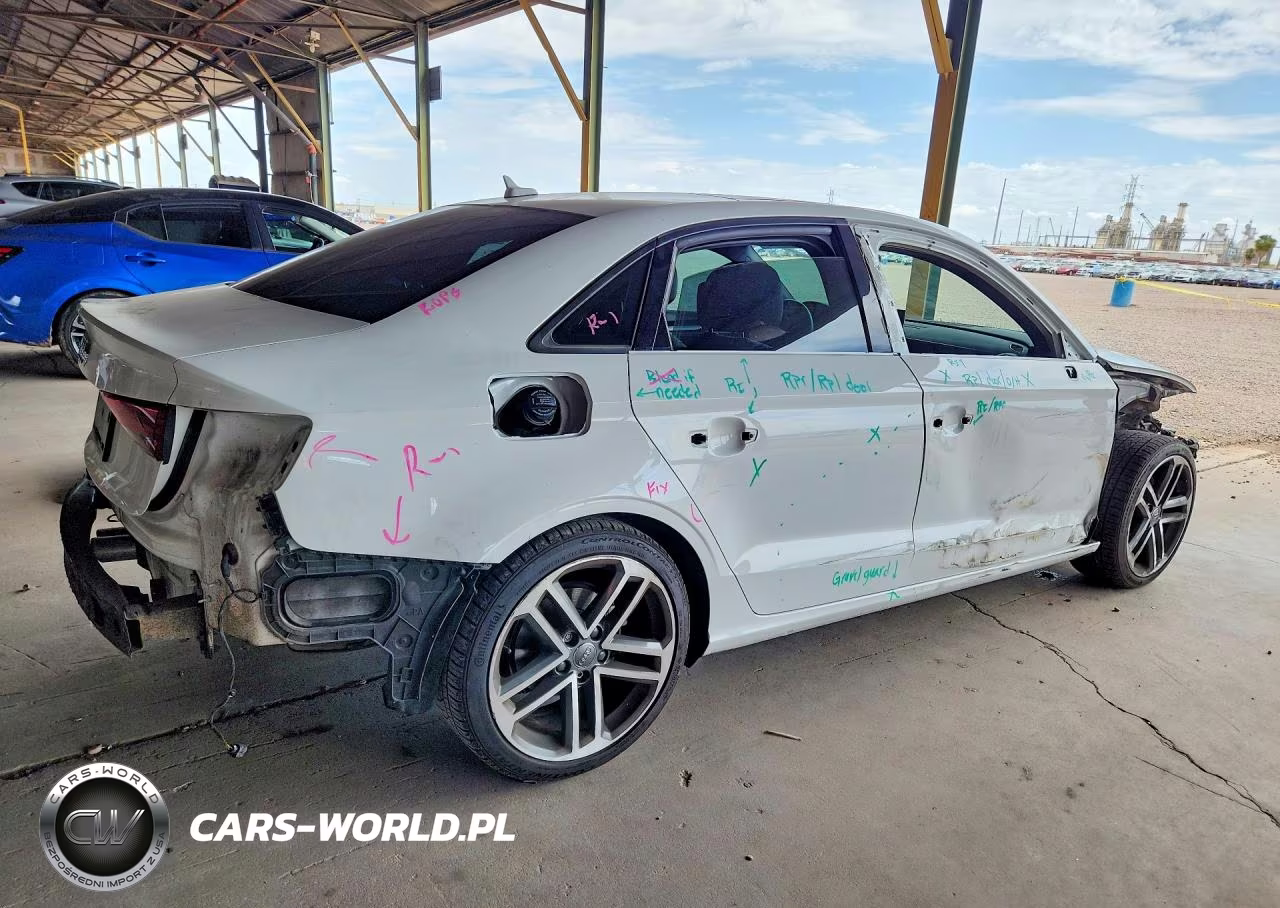 2018 Audi A3 Premium VIN:WAUAUGFF3J1028784 - 3