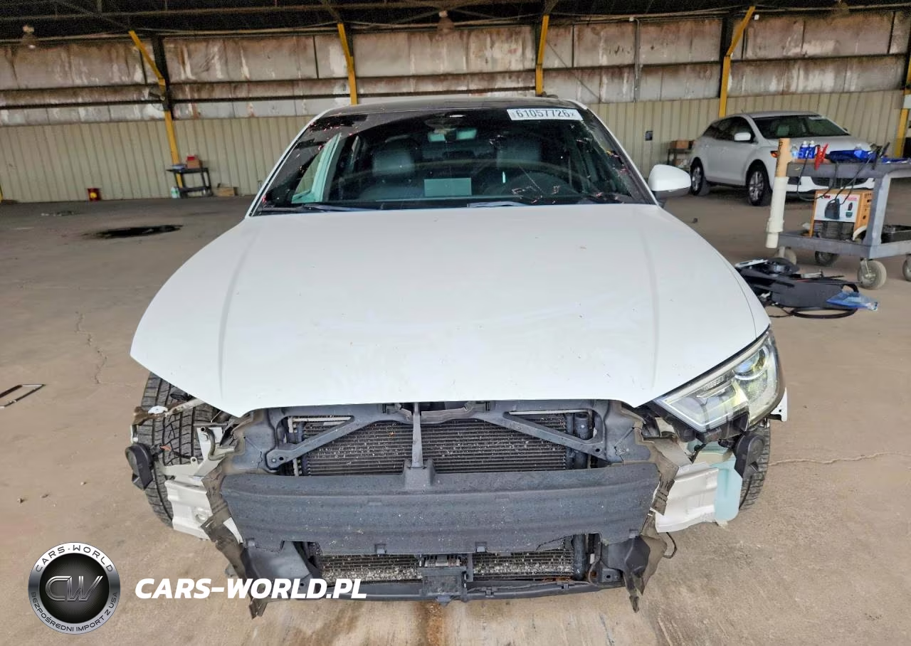 2018 Audi A3 Premium VIN:WAUAUGFF3J1028784 - 5
