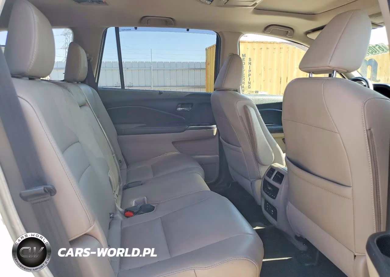 2017 Honda Pilot Touring VIN:5FNYF6H92HB043260 - 10