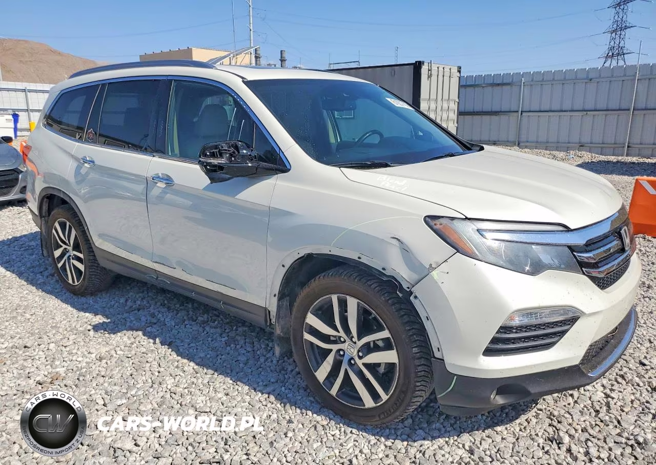2017 Honda Pilot Touring VIN:5FNYF6H92HB043260 - 4