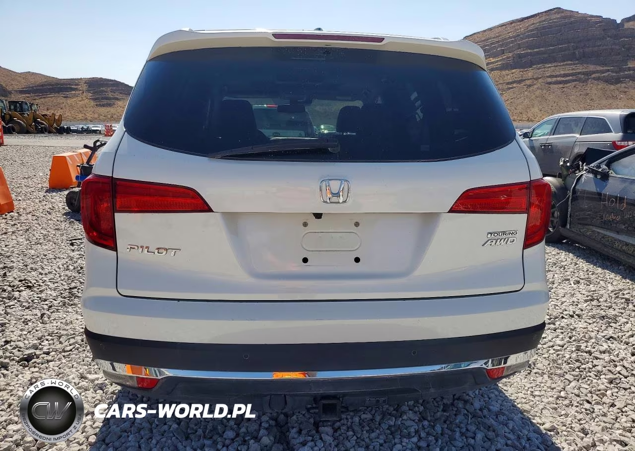 2017 Honda Pilot Touring VIN:5FNYF6H92HB043260 - 6