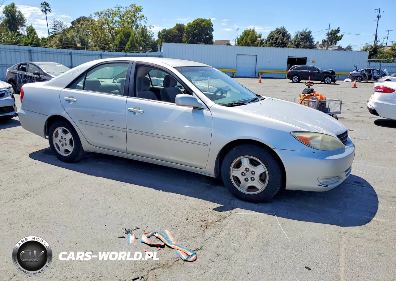 2002 Toyota Camry Le V6 VIN:4T1BF32K82U541151 - 4