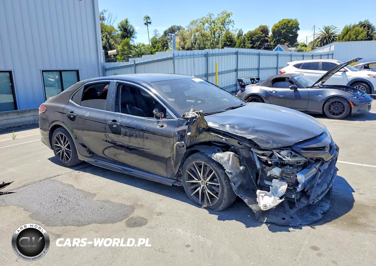 2018 Toyota Camry Se VIN:4T1B11HK6JU059870 - 4