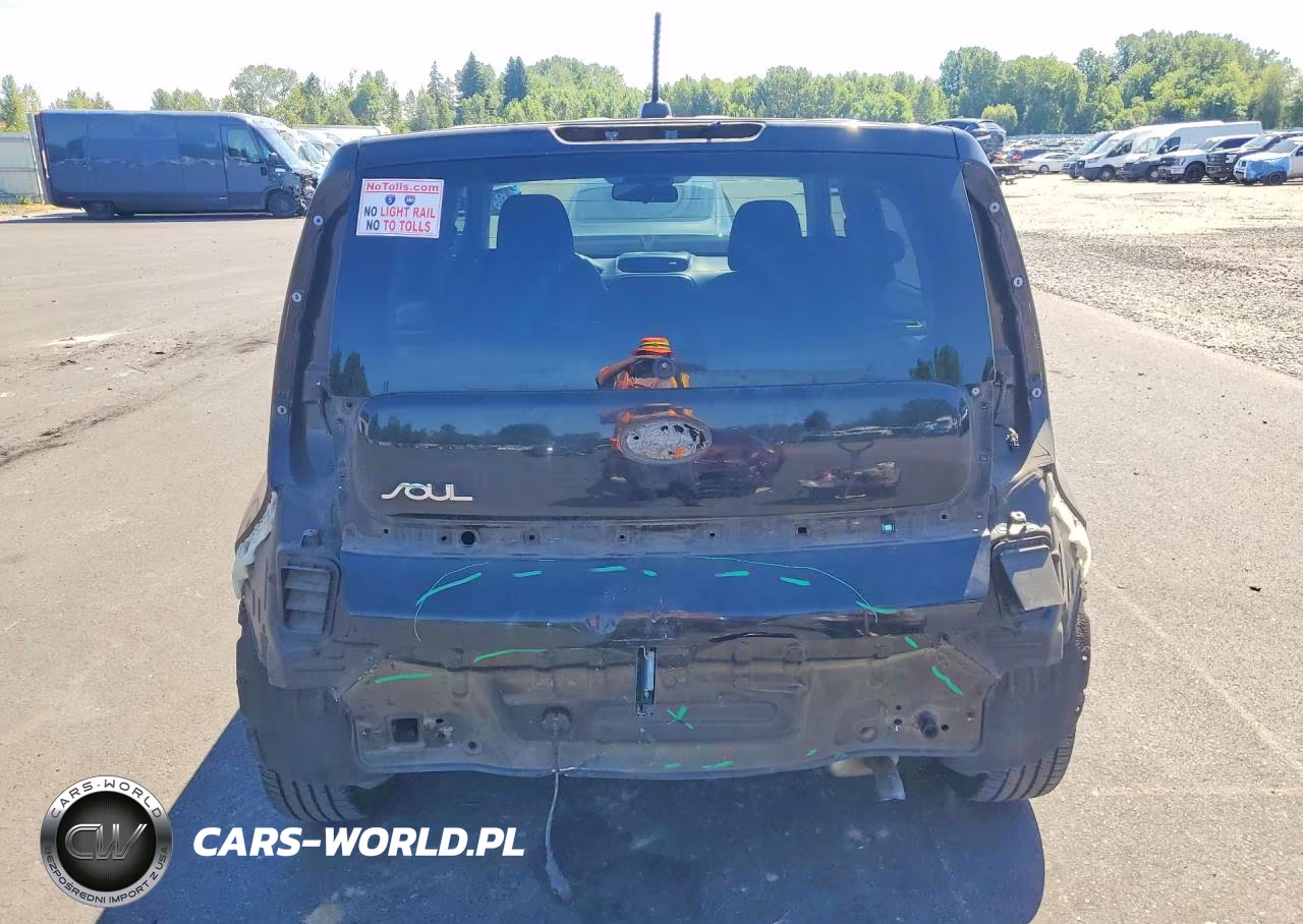 2017 Kia Soul + VIN:KNDJP3A5XH7462578 - 6