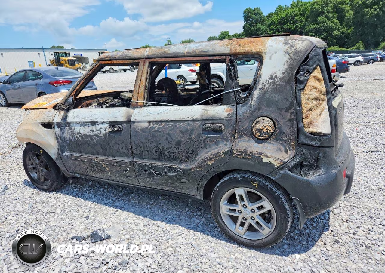 2010 Kia Soul + VIN:KNDJT2A20A7181083 - 2