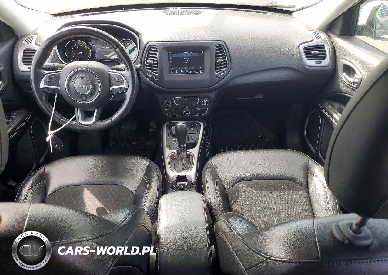 2018 Jeep Compass Latitude VIN:3C4NJDBB6JT320842 - 8