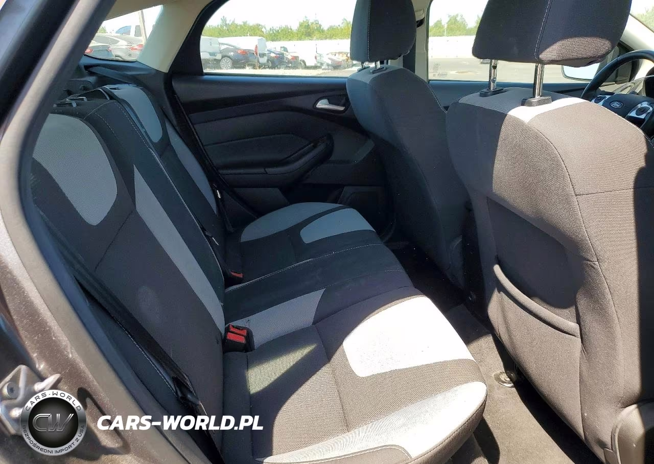 2012 Ford Focus Se VIN:1FAHP3K27CL450929 - 10