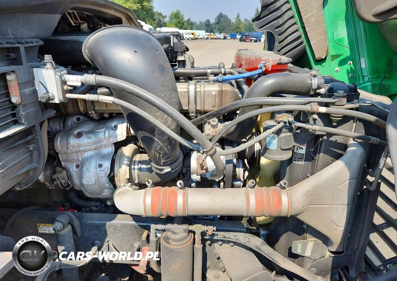 2018 Freightliner Cascadia 125 Semi Truck VIN:3AKJGLDR8JSHP3857 - 11