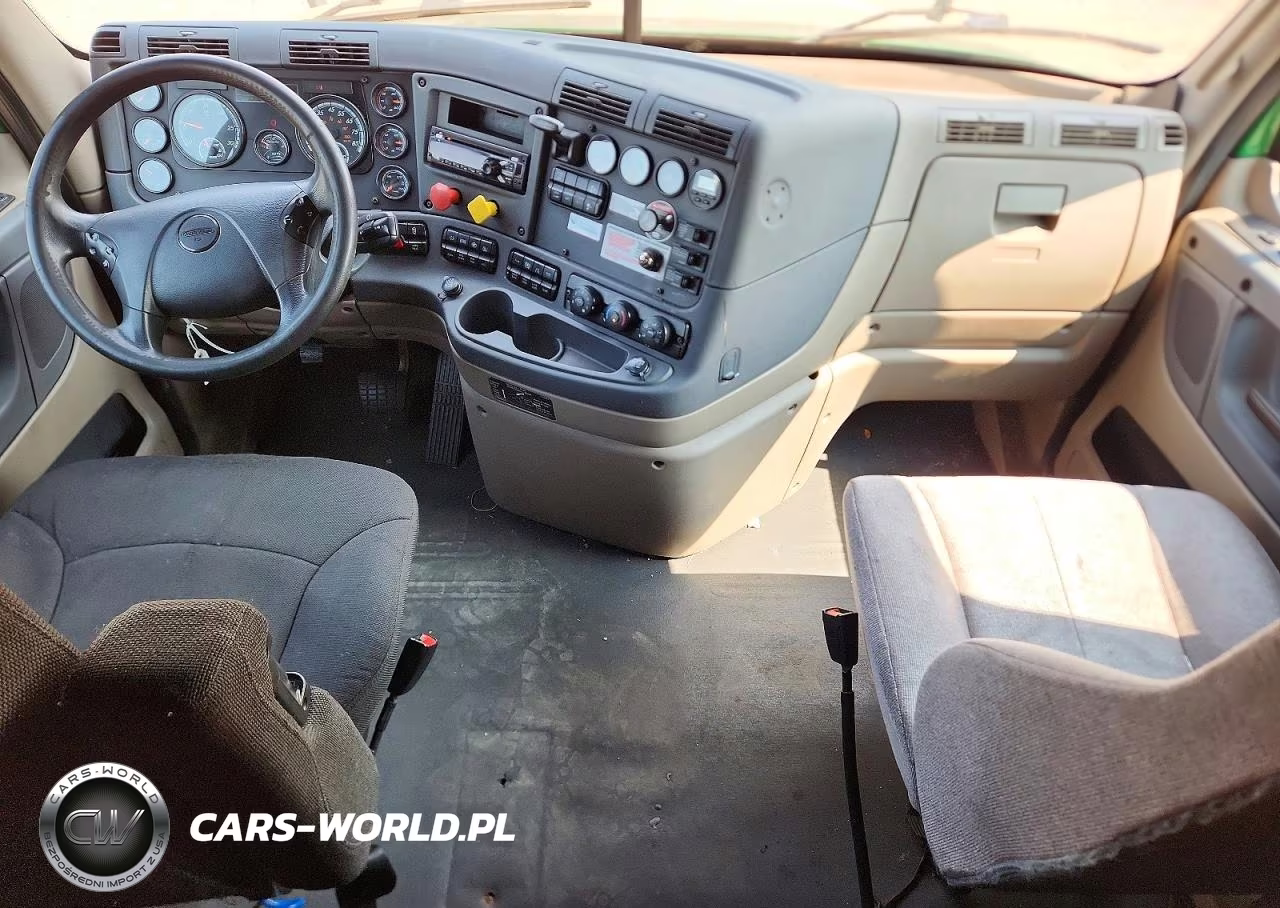 2018 Freightliner Cascadia 125 Semi Truck VIN:3AKJGLDR8JSHP3857 - 8
