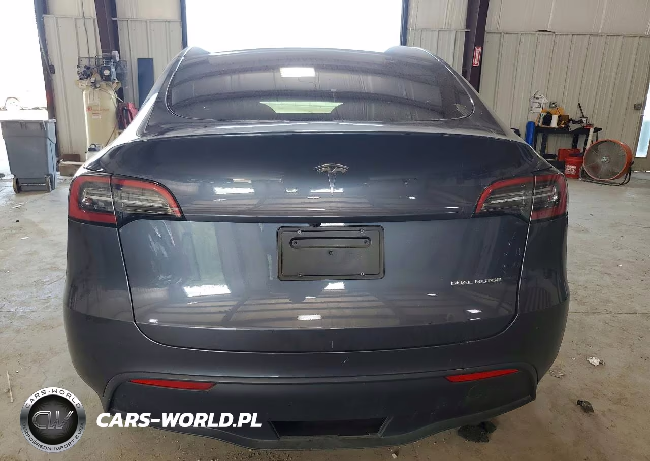2023 Tesla Model Y VIN:7SAYGAEE8PF967463 - 6
