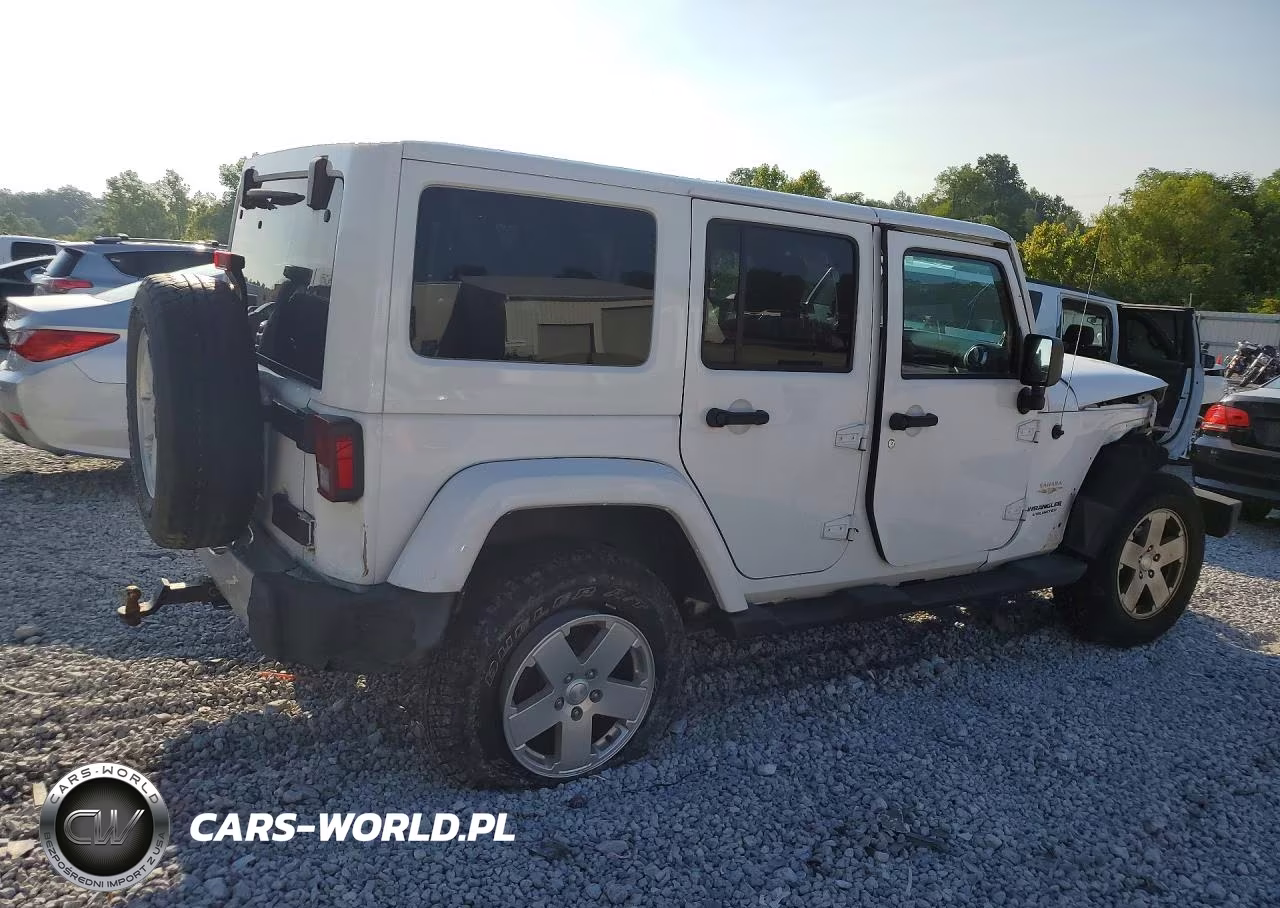 2012 Jeep Wrangler Unlimited Sahara VIN:1C4HJWEG8CL139112 - 3