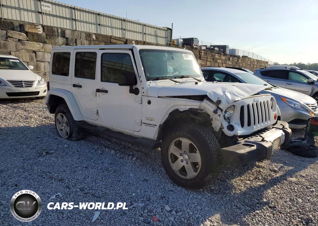 2012 Jeep Wrangler Unlimited Sahara VIN:1C4HJWEG8CL139112 - 4