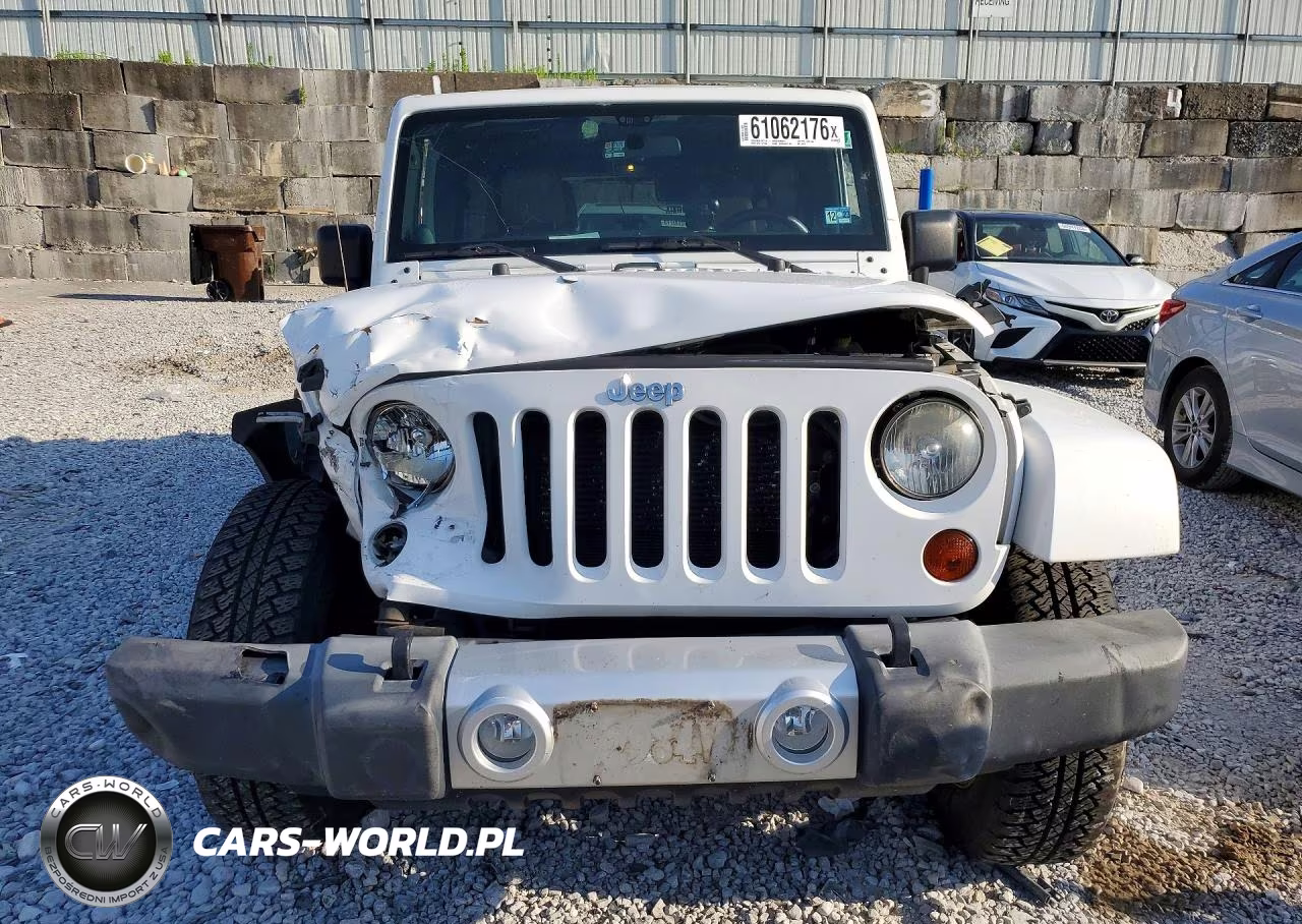 2012 Jeep Wrangler Unlimited Sahara VIN:1C4HJWEG8CL139112 - 5