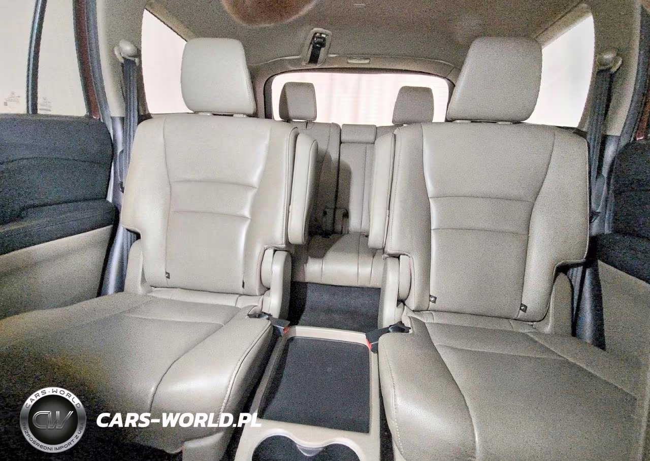 2019 Honda Pilot Touring VIN:5FNYF5H60KB026898 - 10