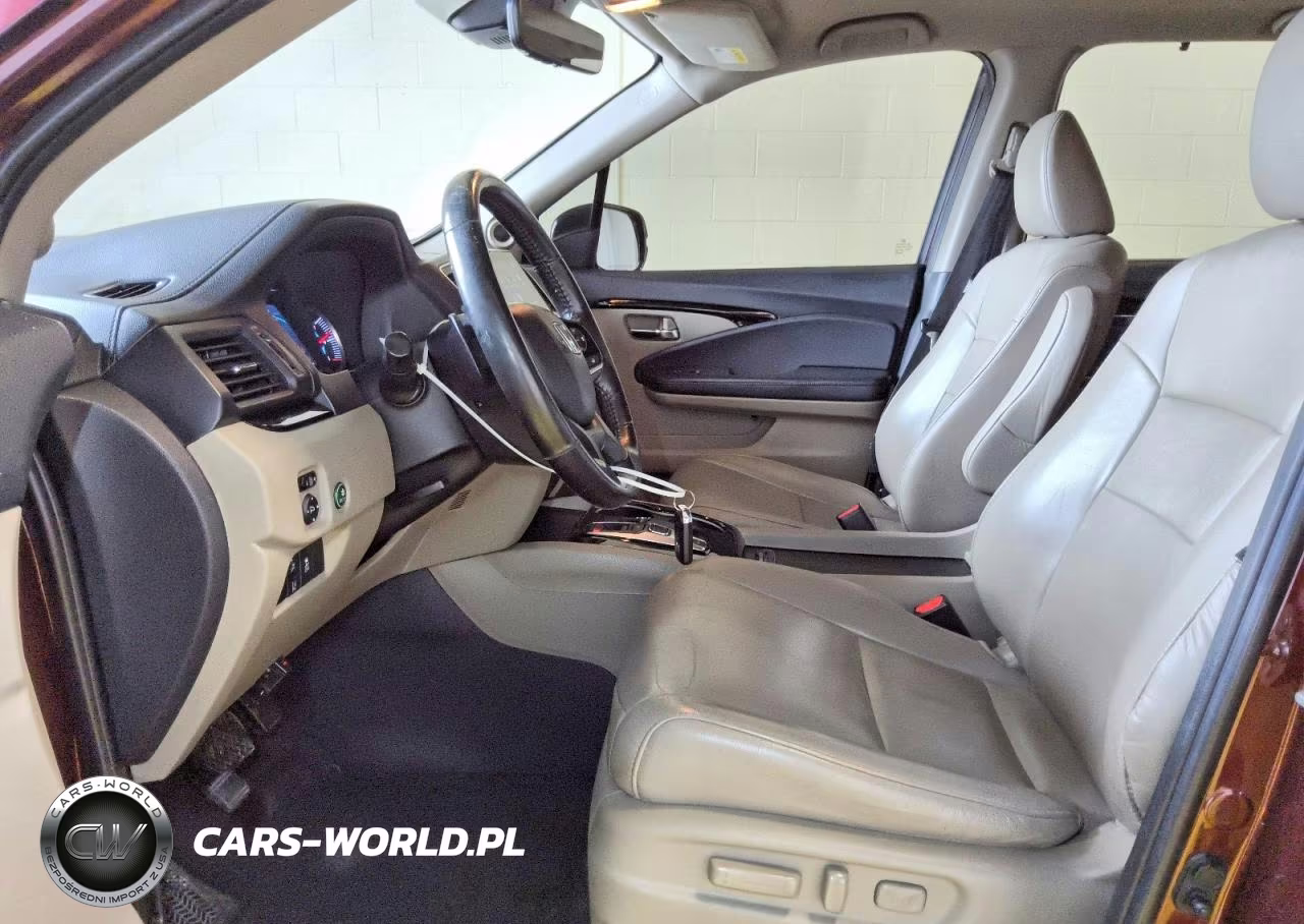 2019 Honda Pilot Touring VIN:5FNYF5H60KB026898 - 7