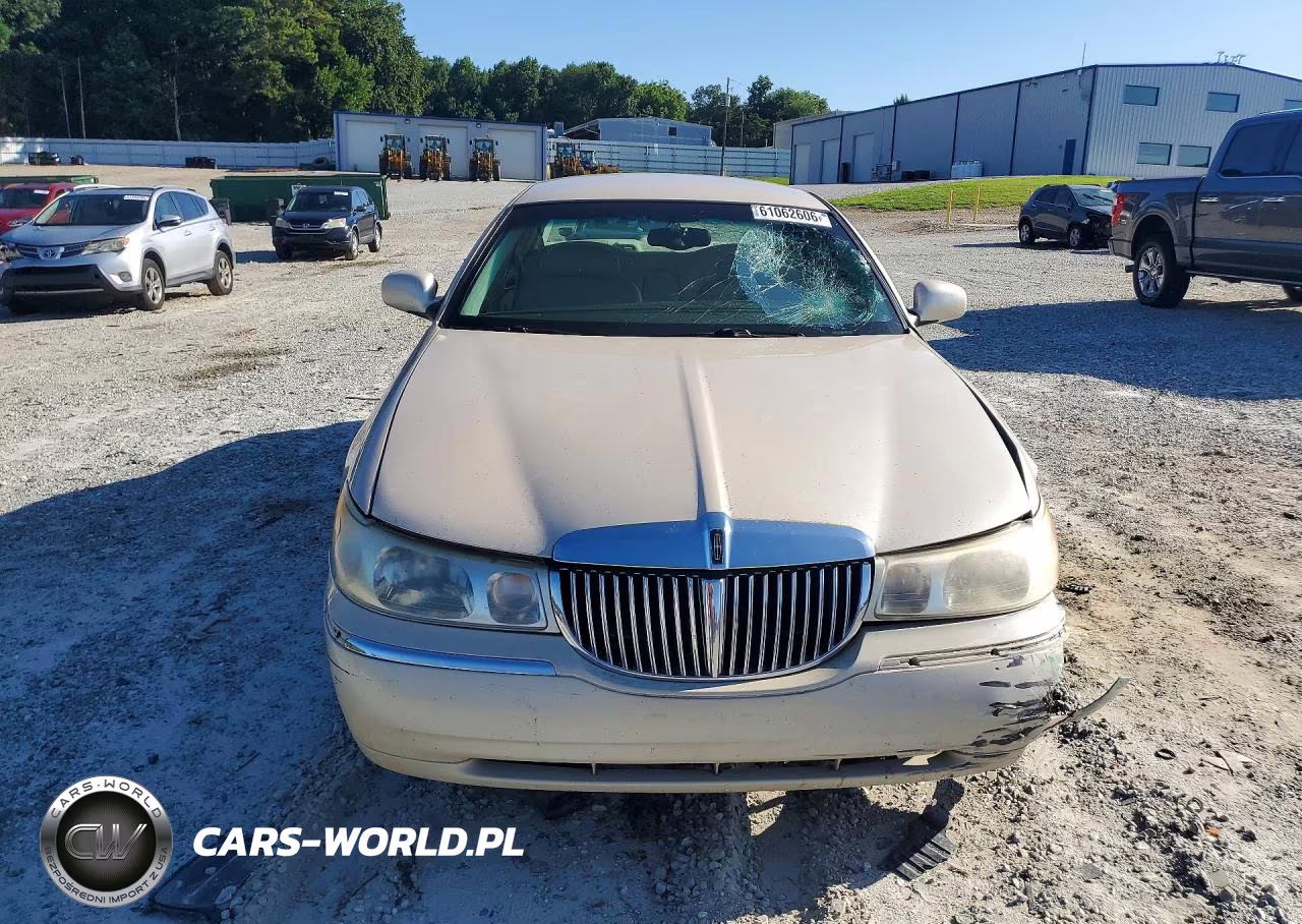 1999 Lincoln Town Car Cartier VIN:1LNHM83W7XY706718 - 5