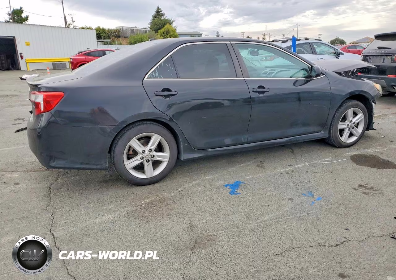 2014 Toyota Camry Se VIN:4T1BF1FKXEU829370 - 3