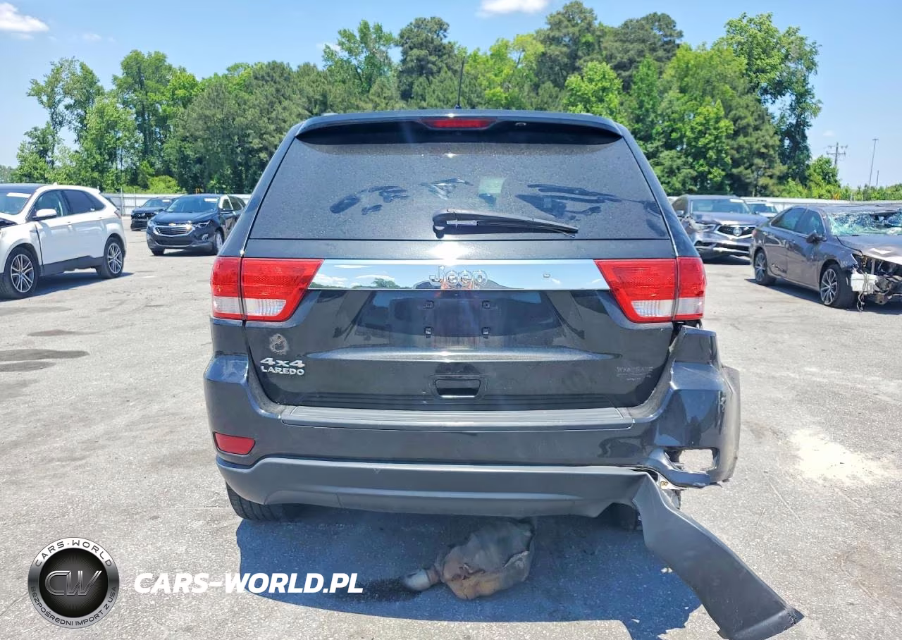 2012 Jeep Grand Cherokee Laredo VIN:1C4RJFAGXCC325826 - 12