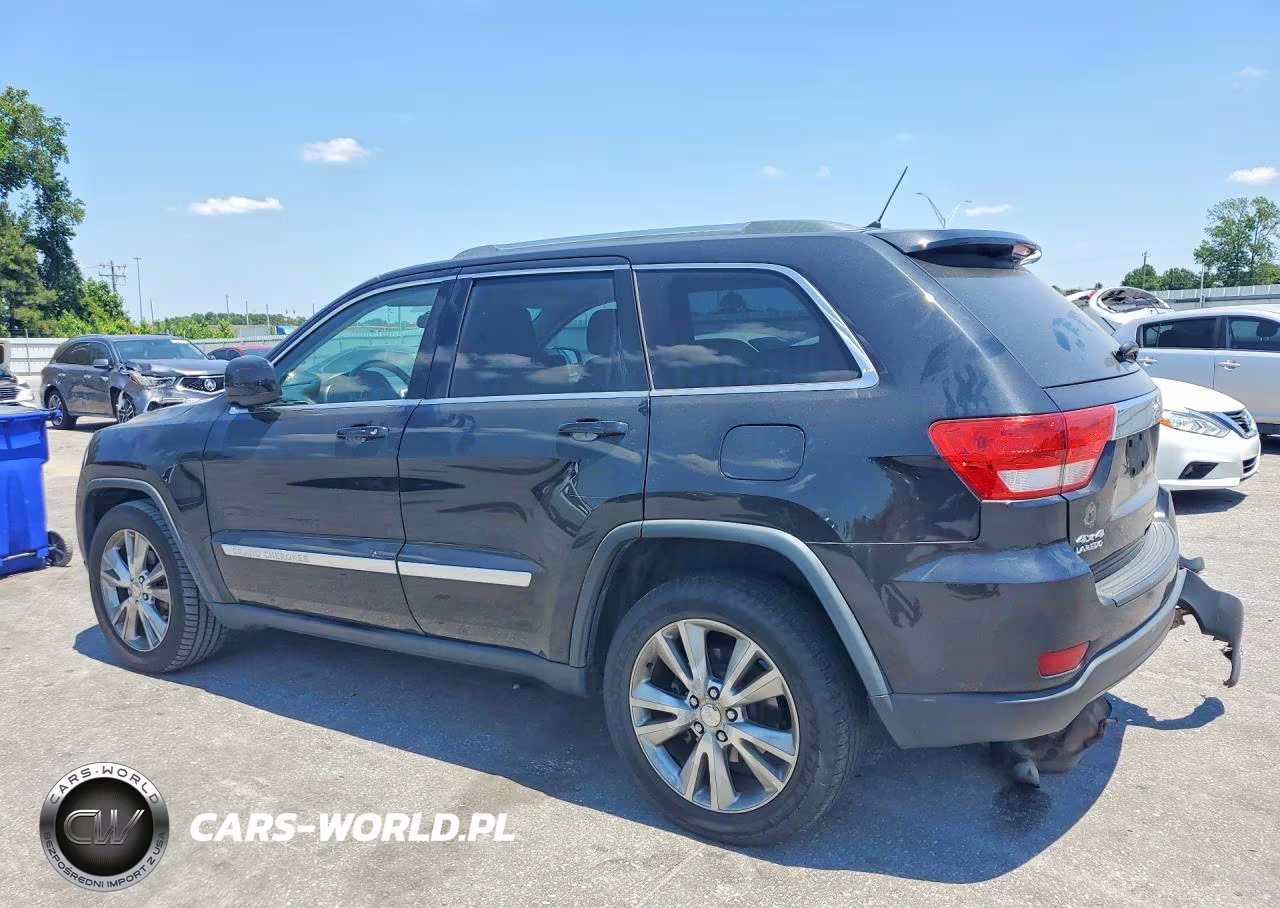 2012 Jeep Grand Cherokee Laredo VIN:1C4RJFAGXCC325826 - 4