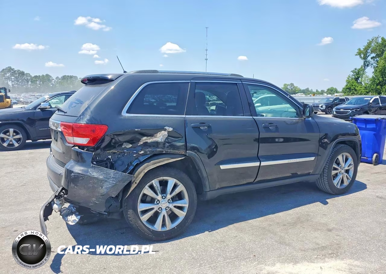2012 Jeep Grand Cherokee Laredo VIN:1C4RJFAGXCC325826 - 6