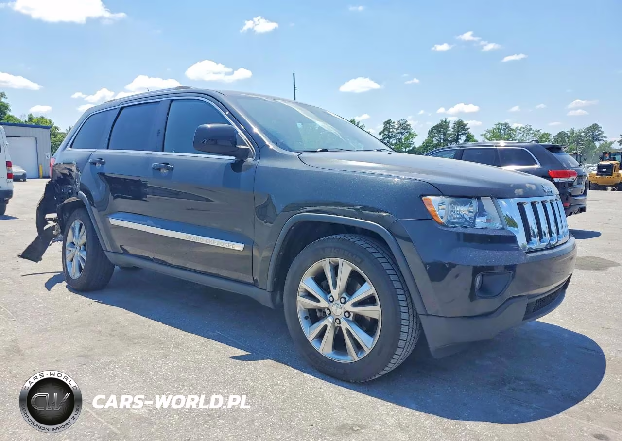 2012 Jeep Grand Cherokee Laredo VIN:1C4RJFAGXCC325826 - 7