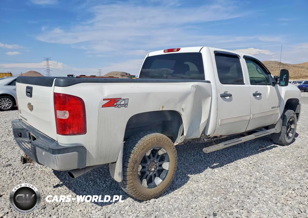 2008 Chevrolet Silverado K2500 Heavy Duty VIN:1GCHK23K58F187413 - 3