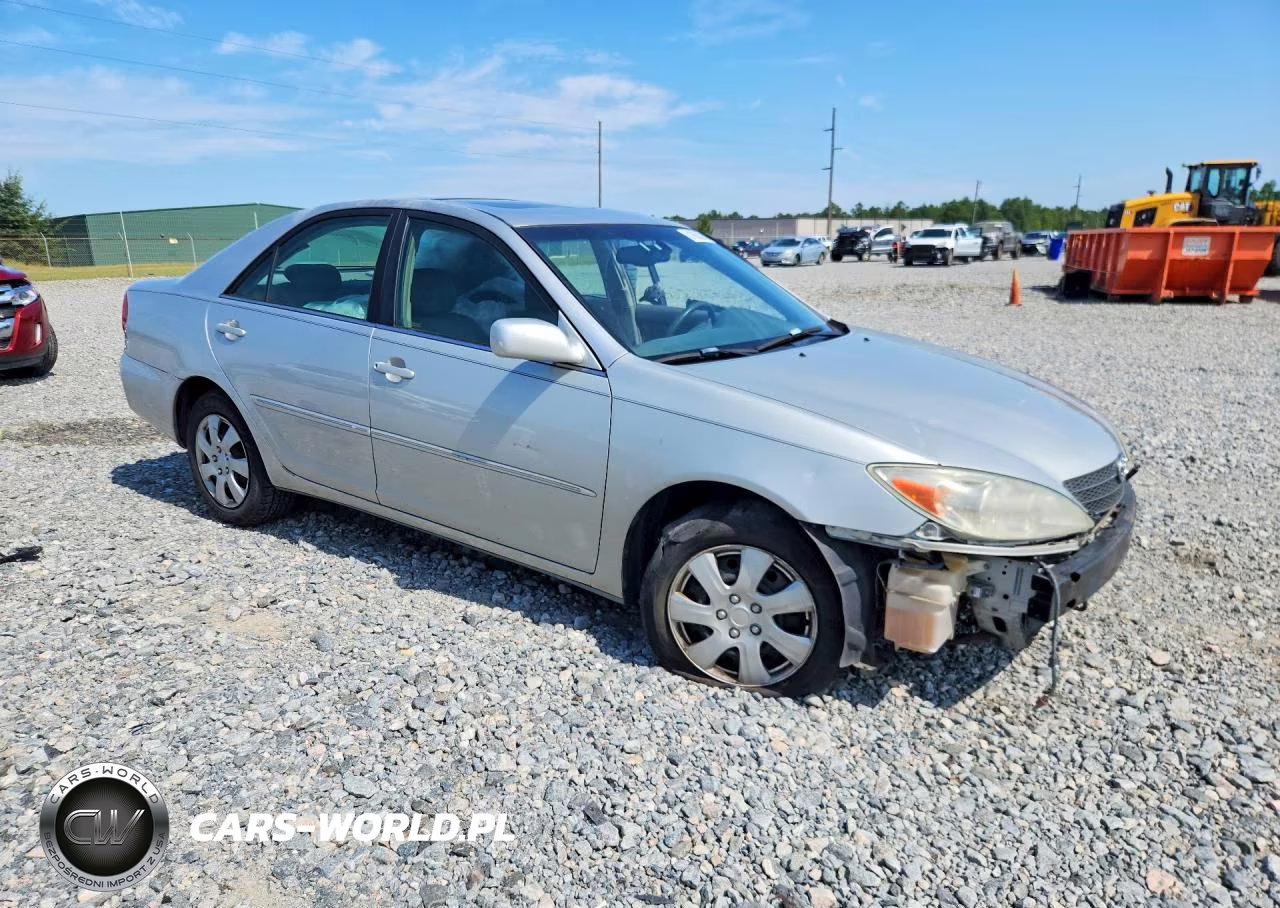 2003 Toyota Camry Xle VIN:4T1BE32K93U725552 - 4