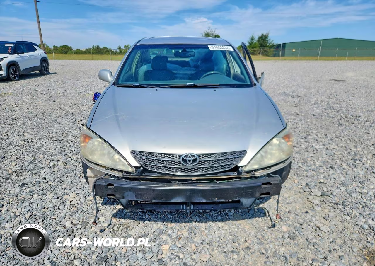 2003 Toyota Camry Xle VIN:4T1BE32K93U725552 - 5