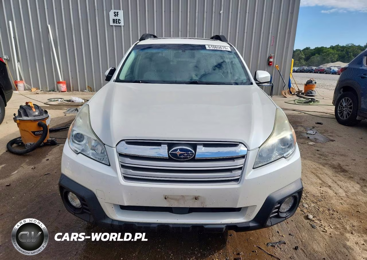 2014 Subaru Outback 2.5I Premium VIN:4S4BRBECXE3201158 - 5