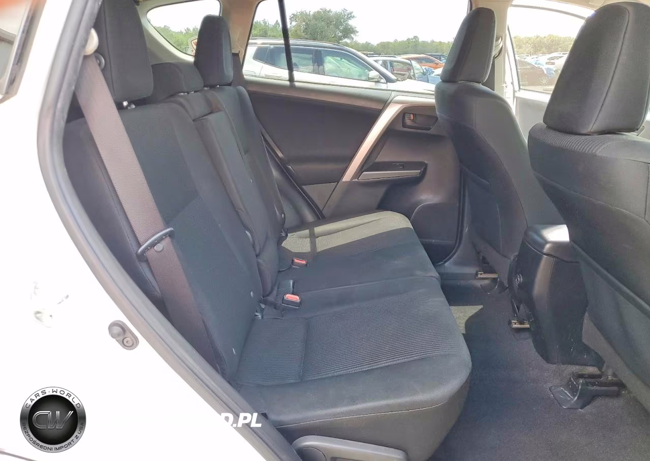 2018 Toyota Rav4 Le VIN:JTMZFREV4JJ150218 - 11