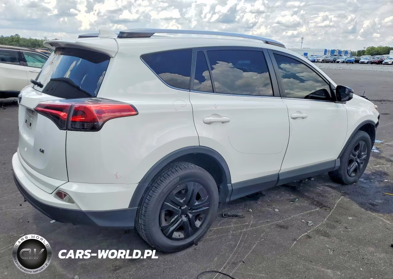 2018 Toyota Rav4 Le VIN:JTMZFREV4JJ150218 - 3