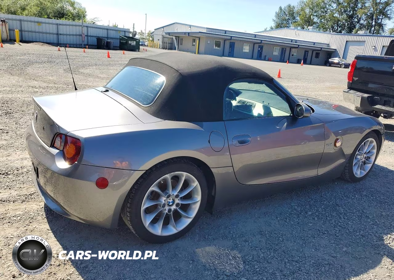 2004 BMW Z4 2.5 VIN:4USBT33474LS48700 - 3