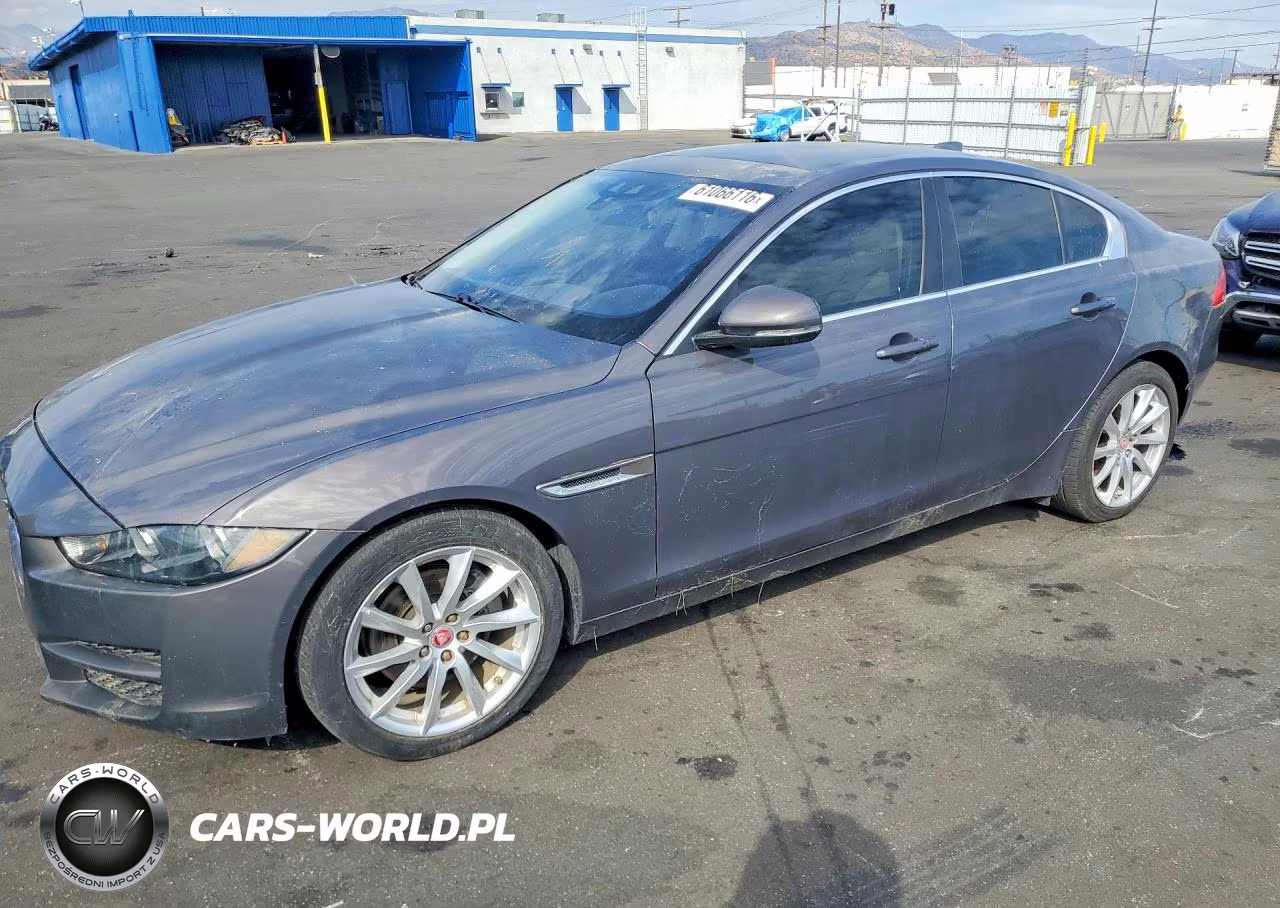 2017 Jaguar Xe Prestige – zdjęcie 1 z 12