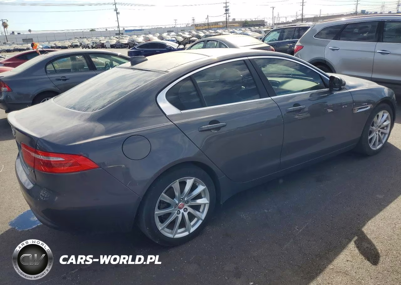2017 Jaguar Xe Prestige VIN:SAJAE4BN7HA951311 - 3