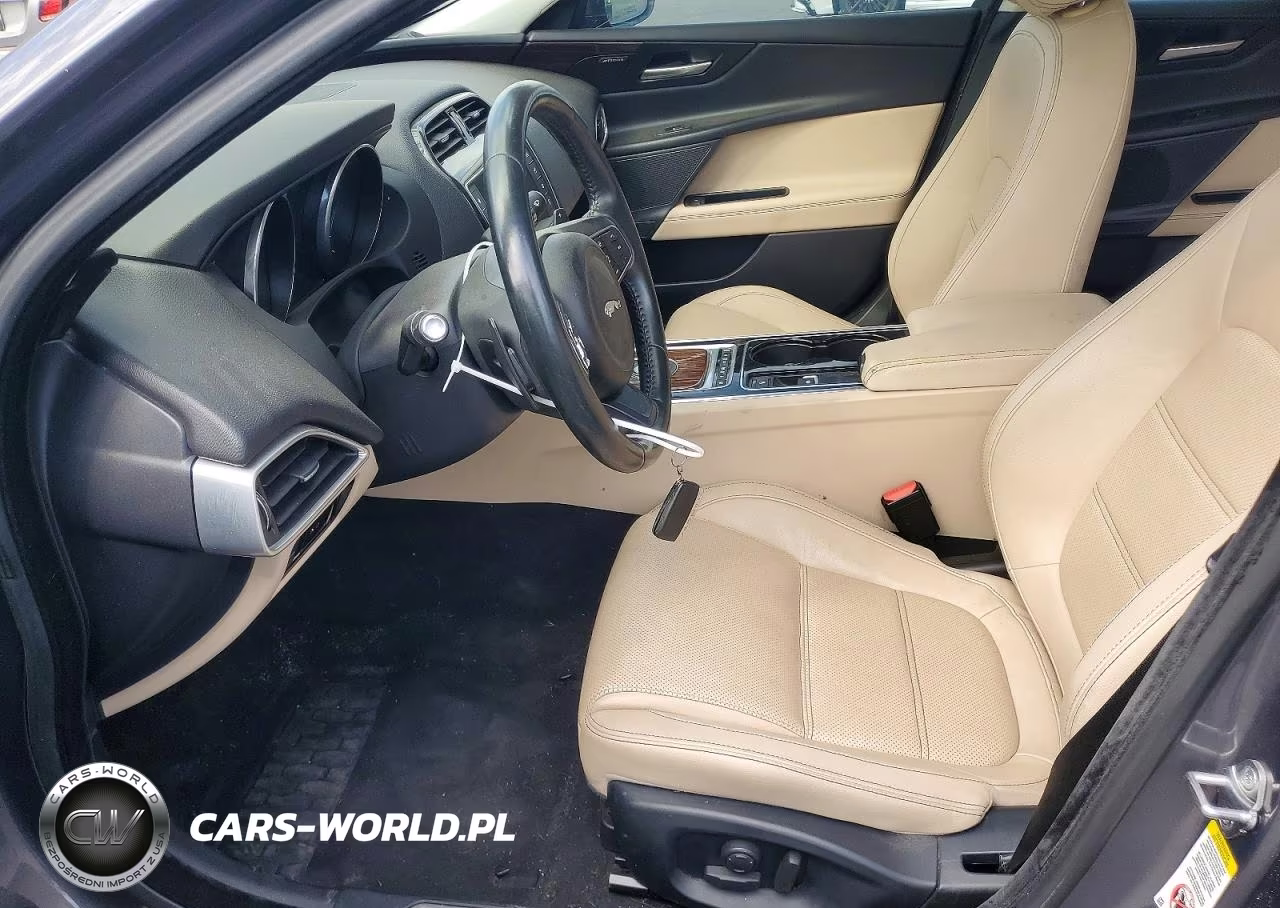 2017 Jaguar Xe Prestige VIN:SAJAE4BN7HA951311 - 7