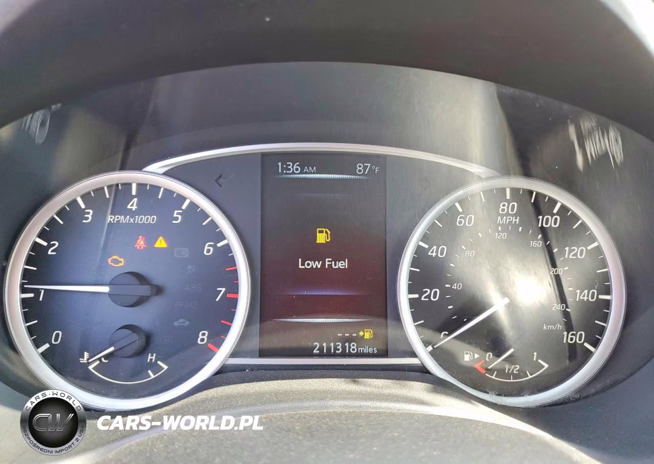2017 Nissan Sentra Sr VIN:3N1AB7AP5HY393002 - 9