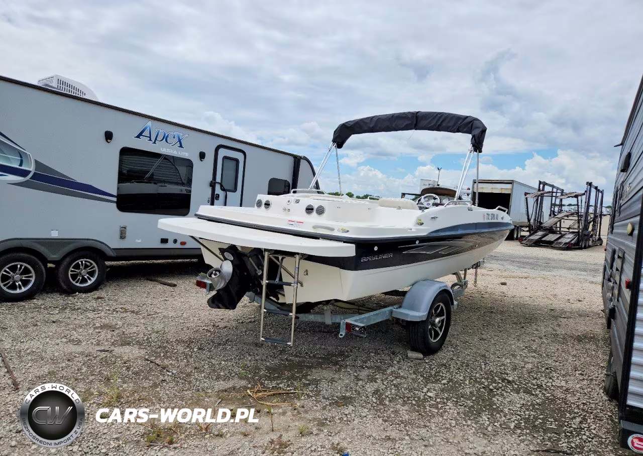 2009 Bayliner 195 Deck Boat VIN:USHA27DBF809 - 4