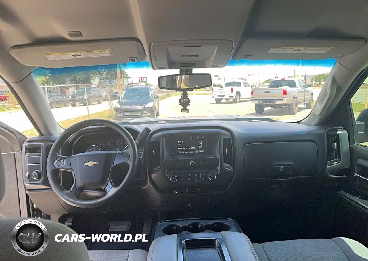 2018 Chevrolet Silverado C1500 Custom VIN:3GCPCPEC0JG496674 - 9
