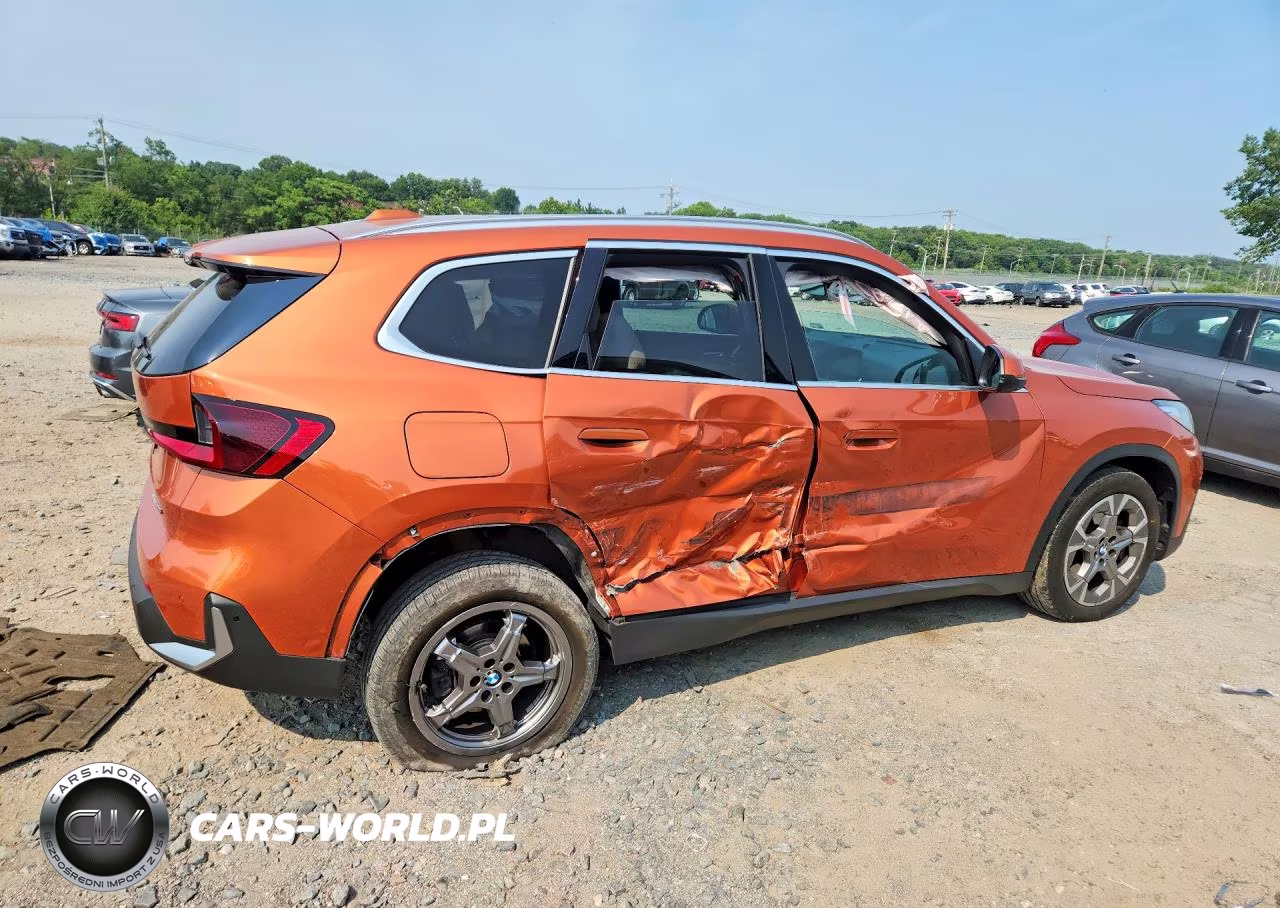 2023 BMW X1 xDrive28I VIN:WBX73EF03P5X17664 - 3