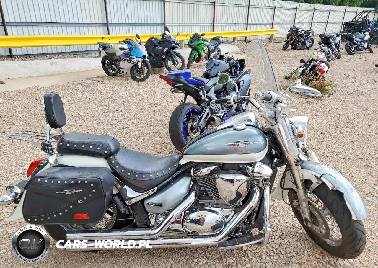 2011 Suzuki Vl800