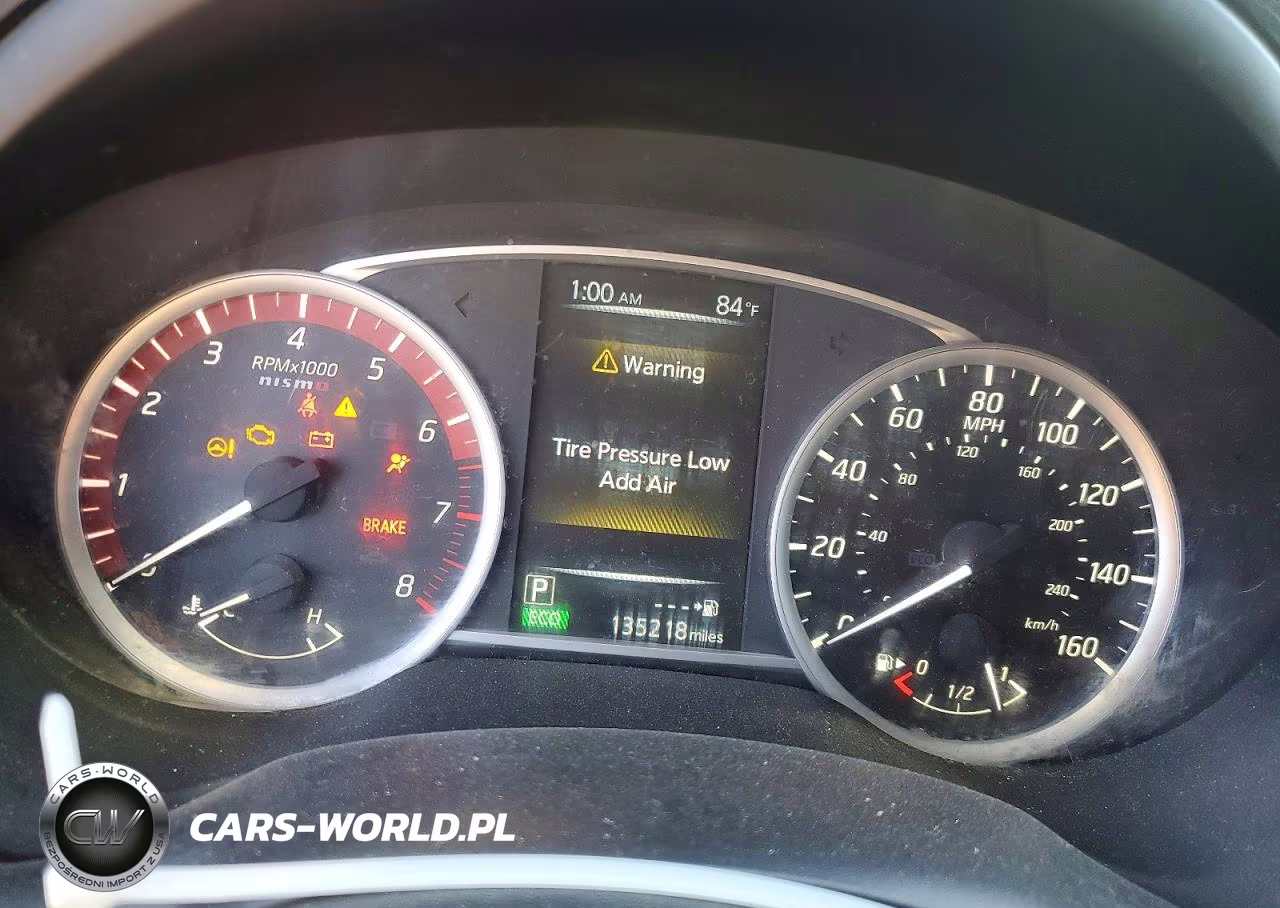 2017 Nissan Sentra Nismo VIN:3N1CB7AP6HY333318 - 9