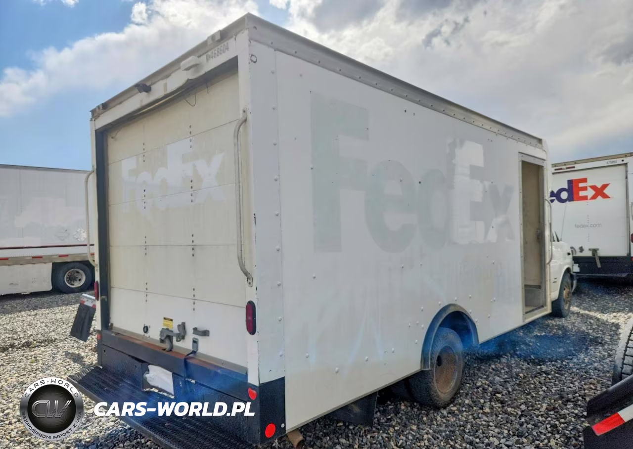 2021 Chevrolet Express G4500 VIN:1HA6GVC74MN001152 - 3