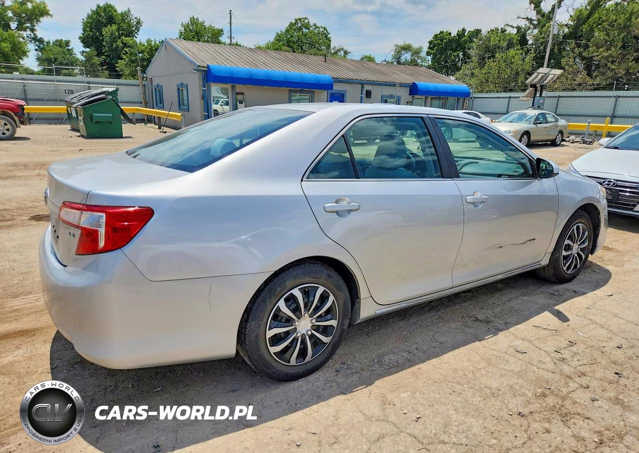 2014 Toyota Camry Le VIN:4T1BF1FK4EU411211 - 3